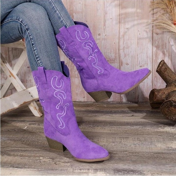 Western Embroidered Cowboy Fashion Boots - Picture 1 of 8